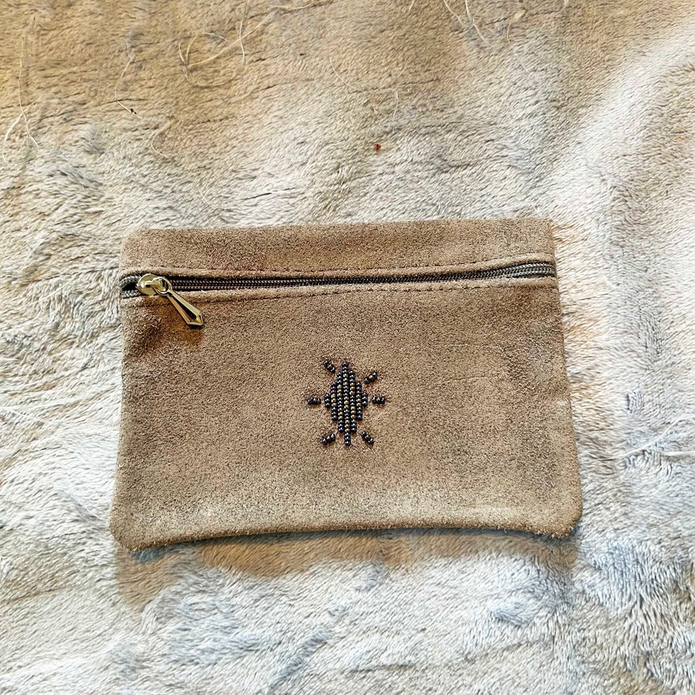 COIN PURSE, BEADED SUEDE, MANITOBA MUKLUK, GRAY, ZIPPER CLOSURE, HANDMADE CANADA